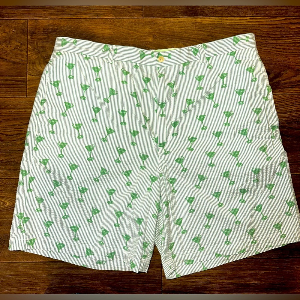 Vineyard Vines White Shorts with Green Martini Print